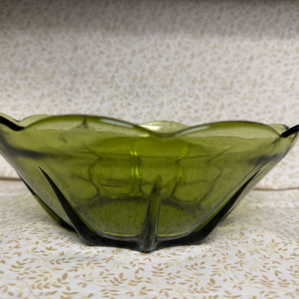 Vintage MCM Avocado Green Glass Bowl with Starburst Base